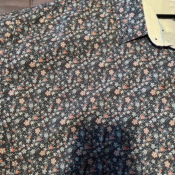 Worn ONCE JB Holt men’s casual button up shirt. Great for summer. - Picture 5 of 7